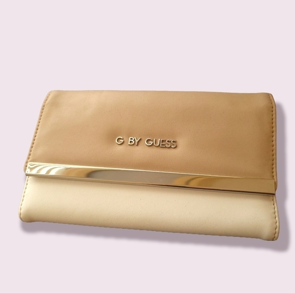 New G by Guess Clutch Colorblock Clutch Wallet Beige Clutch Neutral Clutch - Picture 1 of 6